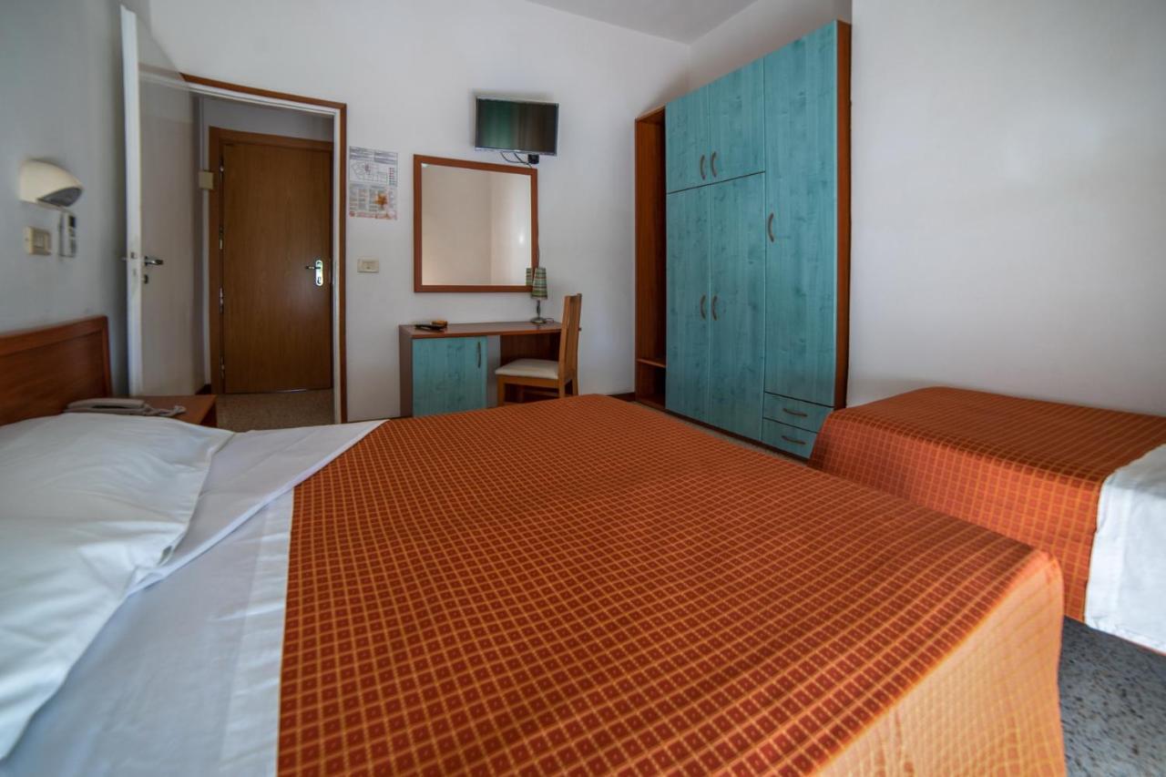 Hotel Sayonara 米兰马瑞提那 外观 照片