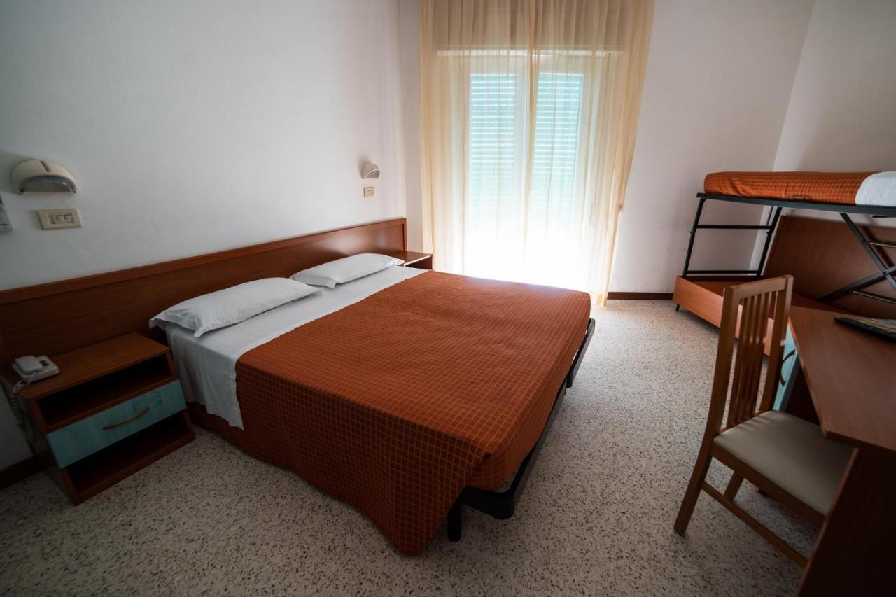 Hotel Sayonara 米兰马瑞提那 外观 照片