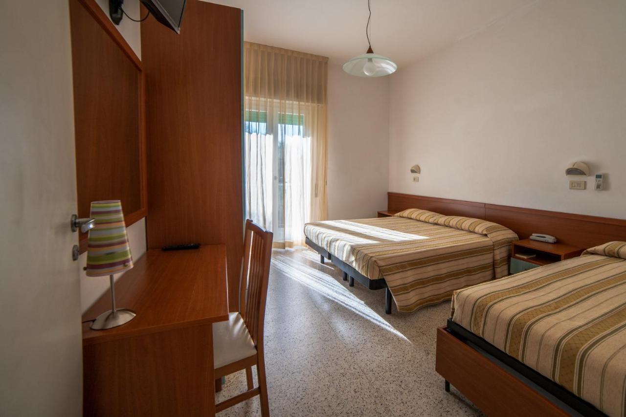 Hotel Sayonara 米兰马瑞提那 外观 照片