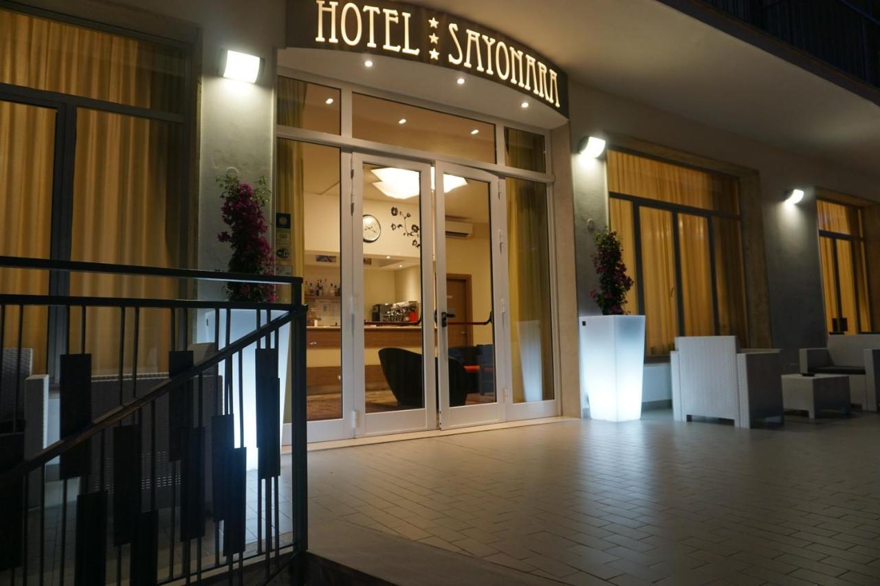 Hotel Sayonara 米兰马瑞提那 外观 照片